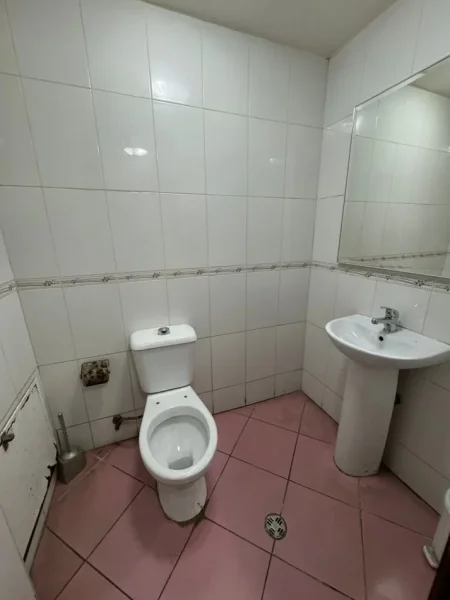 Durres, shitet ambjent biznesi Kati 0, 133 m² 290.000 € (Rruga Adria)