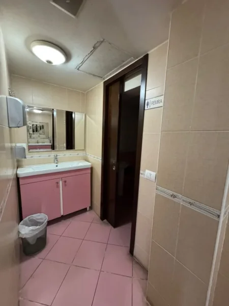 Durres, shitet ambjent biznesi Kati 0, 133 m² 290.000 € (Rruga Adria)