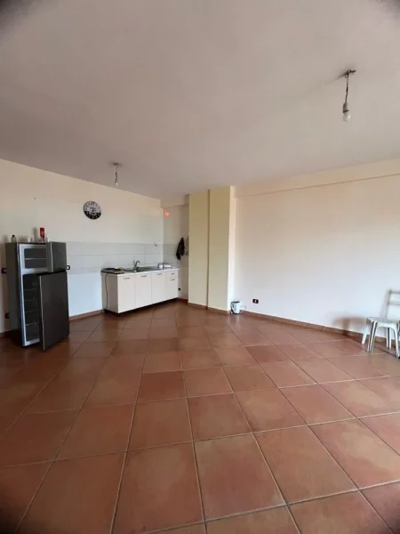 Durres, shitet apartament 2+1+Aneks+Ballkon Kati 8, 107 m² 192.000 € (Gjykata)