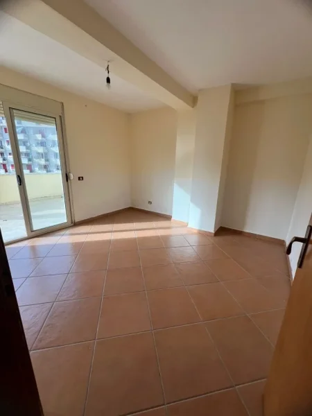 Durres, shitet apartament 2+1+Aneks+Ballkon Kati 8, 107 m² 192.000 € (Gjykata)