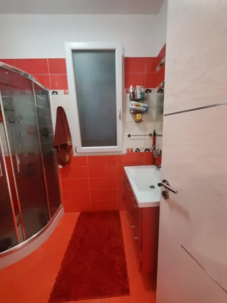 Durres, shitet Vile 3+1+Aneks+Ballkon Kati 2, 290 m² 300.000 € (Sauku i Ri)