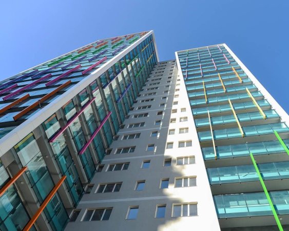 Tirane, jepet me qera apartament 2+1 Kati 6, 123 m² 2.600 €