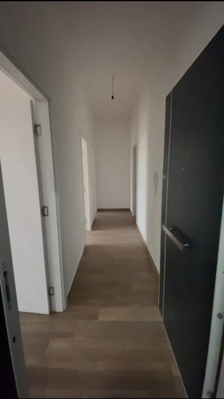 Tirane, jap me qera zyre Kati 2, 125 m² 620 € (rruga e dibres)