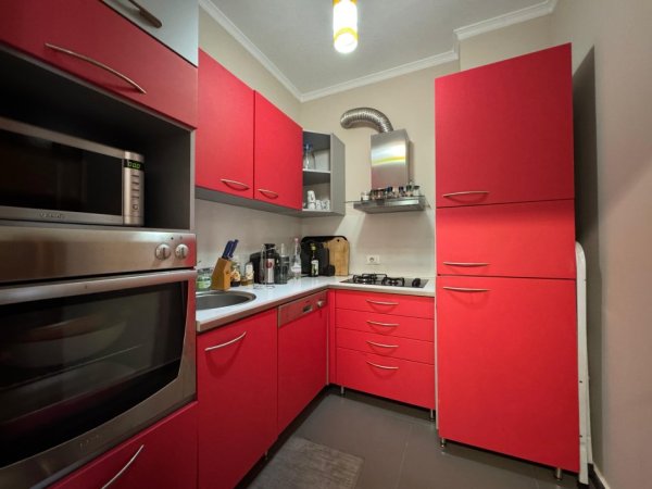 Tirane, jepet me qera apartament 2+1+Ballkon Kati 10, 145 m² 1.500 € (Bllok)
