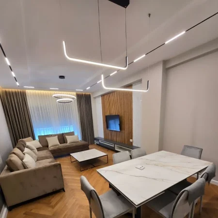Tirane, shitet apartament 3+1 , 150 m² (Rruga e Kosovareve)