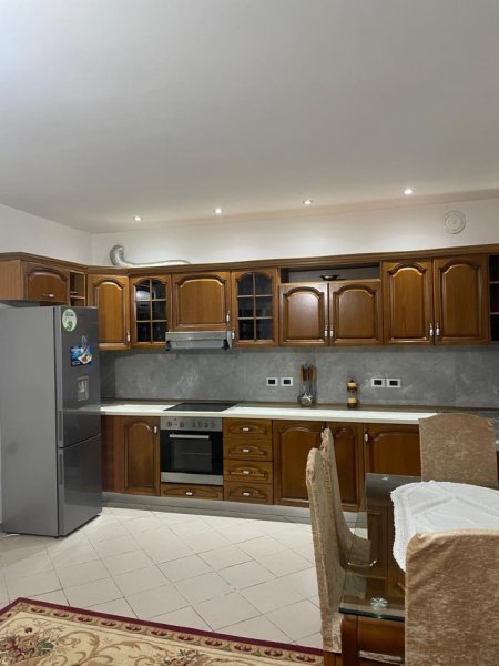 Tirane, jap me qera ne shtepi private, 2+1+Aneks Kati 0, 100 m² 400 € (Rruga Ullishtes,Liqeni i Thate)