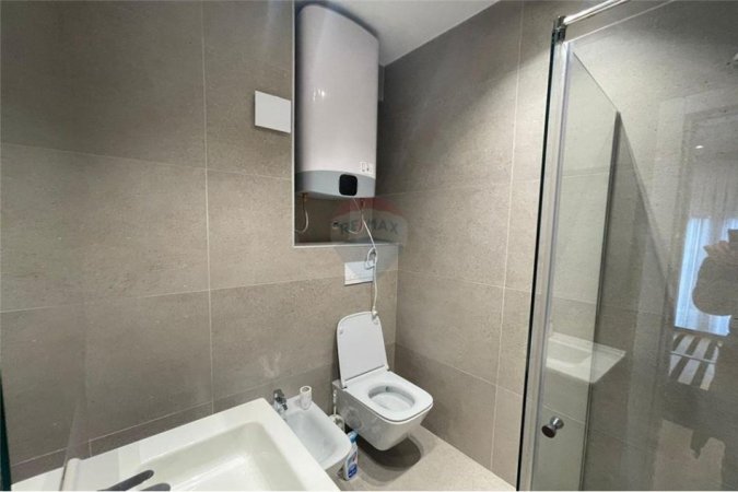 Tirane, jepet me qera 2+1 , 1.200 € (Bulevardi Zogu I)