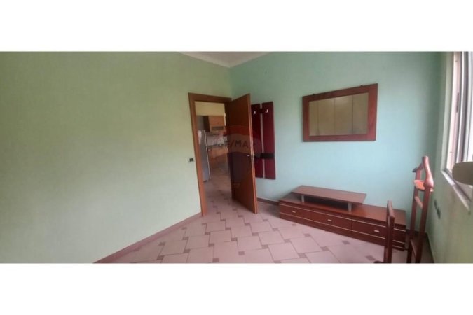 Tirane, jepet me qera apartament 2+1 , 600 € (Rruga e Durresit)