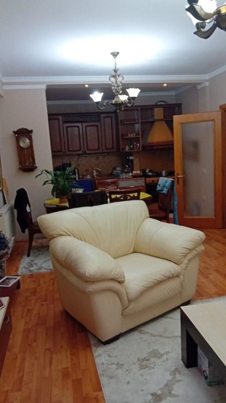 Tirane, shitet apartament 2+1 me Hipoteke. Kati 5, Sip 120 m² . Cmimi 260.000 Euro.(Komuna e Parisit, Prane Kika 1)