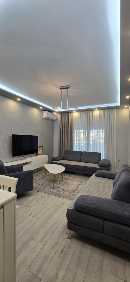 Tirane, shitet apartament 2+1 , 80 m² 160.000 € (Rruga 21Dhjetoei -Ish Parku iAutobusave)