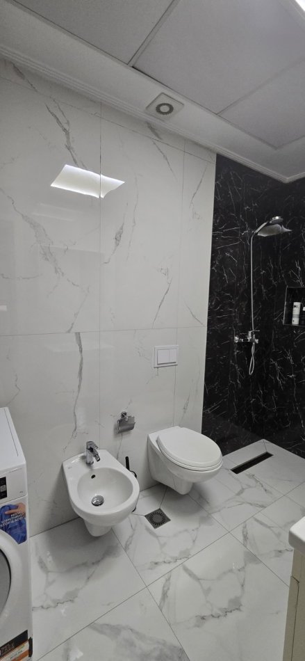 Tirane, shitet apartament 2+1 , 80 m² 160.000 € (Rruga 21Dhjetoei -Ish Parku iAutobusave)