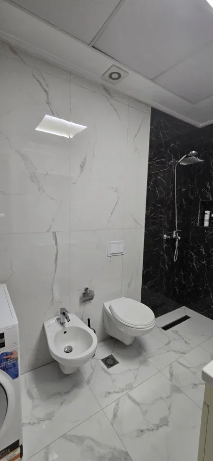 Tirane, shitet apartament 2+1 , 80 m² 160.000 € (Rruga 21Dhjetoei -Ish Parku iAutobusave)