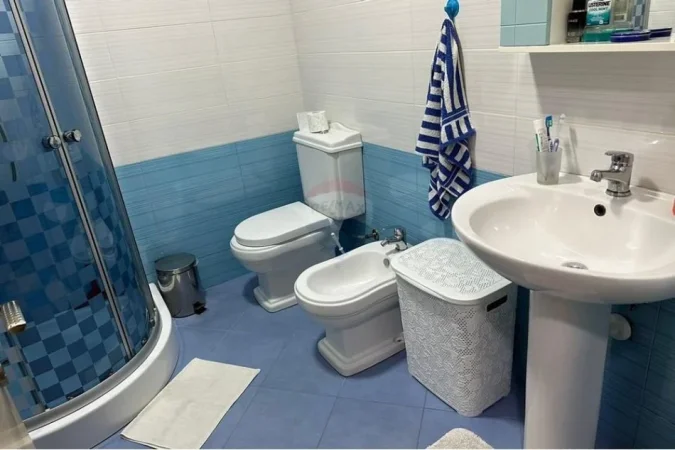 Tirane, jepet me qera 2+1+Ballkon Kati 3, 120 m² 600 € (Teodor Keko)