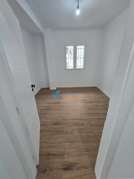 Tirane, shitet apartament 2+1+Ballkon Kati 2, 65 m² 120.000 € (Rruga Ferit Xhajko, pas Ish Restorant Durresi)