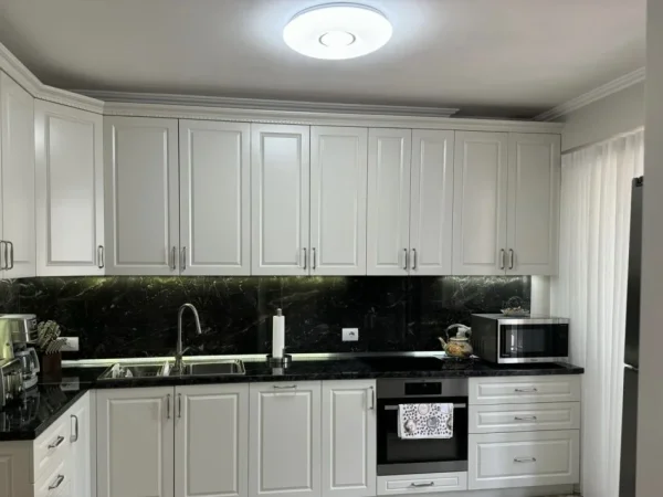 Tirane, shitet apartament 2+1+Ballkon Kati 4, 113 m² 280000 € (Selvia)