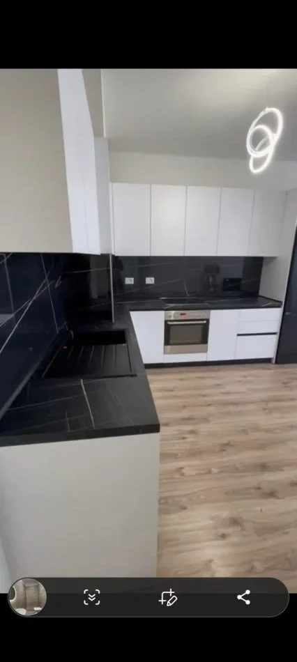 Tirane, jepet me qera apartament 3+1+Ballkon Kati 10, 95 m² 550 € 