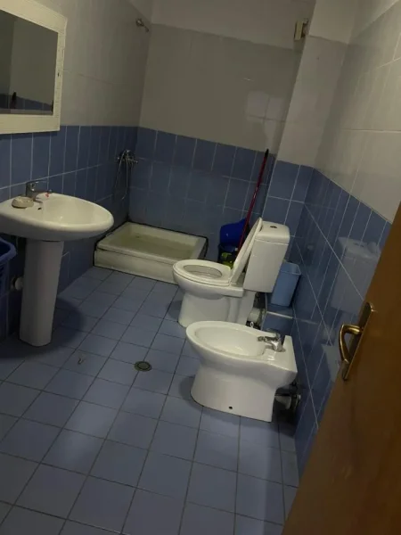 Tirane, shitet apartament 2+1+Ballkon Kati 3, 93 m² 117.000 € (Fresk)