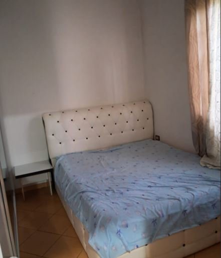 Tirane, jepet me qera Vile 1+1+Ballkon Kati 3, 72 m² 300 € (Rruga. Ymer Sallaku)