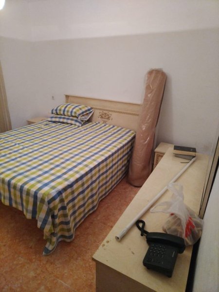 Tirane, jepet me qera apartament 3+1+Ballkon Kati 2, 100 m² 500 € (stacioni i trenit , rruga karl gega)