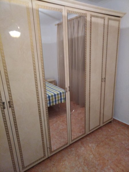 Tirane, jepet me qera apartament 3+1+Ballkon Kati 2, 100 m² 500 € (stacioni i trenit , rruga karl gega)