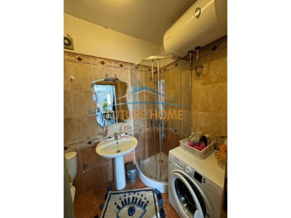 Tirane, jepet me qera apartament 2+1+2 Kati 7, 145 m² 900 € (Sheshi Willson)