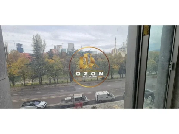 Ambiente Biznesi për Qira tek Downtown One!