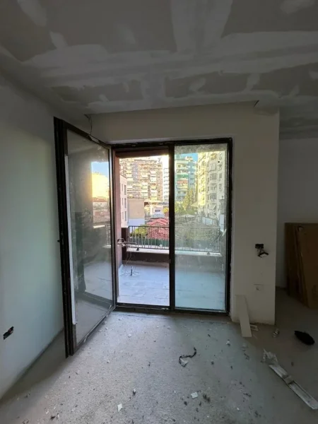 Tirane, jepet me qera zyre Kati 3, 70 m² 800 € (Myslym Shyri)
