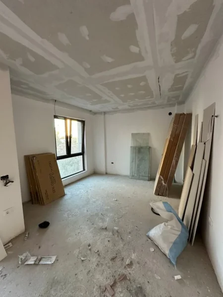 Tirane, jepet me qera zyre Kati 3, 70 m² 800 € (Myslym Shyri)