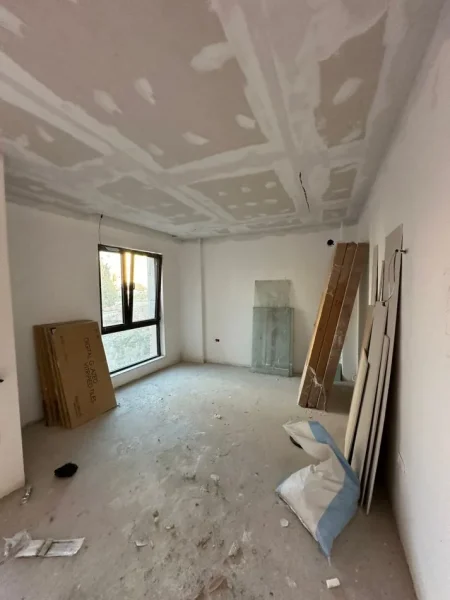 Tirane, jepet me qera zyre Kati 3, 70 m² 800 € (Myslym Shyri)