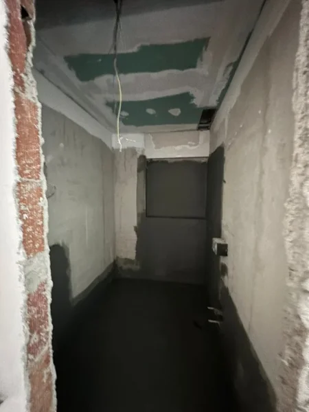 Tirane, jepet me qera zyre Kati 3, 70 m² 800 € (Myslym Shyri)