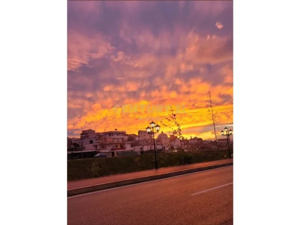 Tirane, shes Vile 2 Katshe Kati 2, 335 m² 470.000 € (BLV. BAJRAM CURRI)