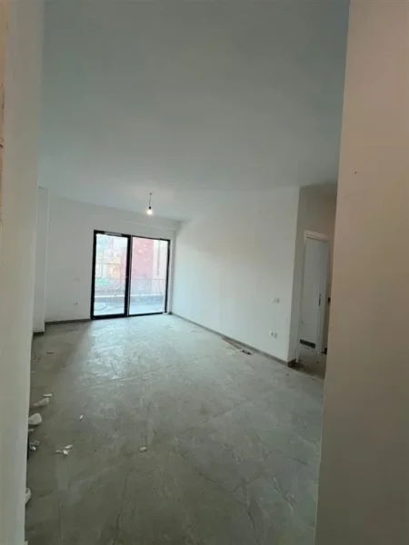 Tirane, shitet apartament 2+1+Ballkon Kati 4, 236.900 € (Myslym Shyri)