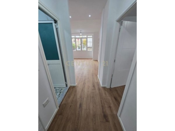 Tirane, Liste me oferta apartament 2+1+Ballkon Kati 3, 65 m² 120.000 € (Ferit Xhajko)