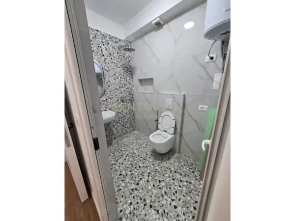 Tirane, Liste me oferta apartament 2+1+Ballkon Kati 3, 65 m² 120.000 € (Ferit Xhajko)