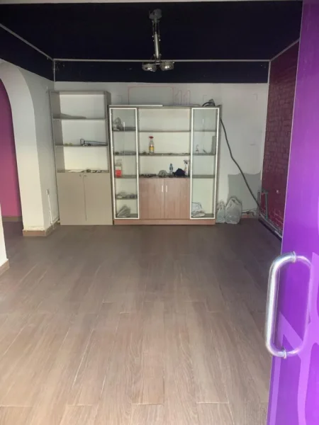 Dyqan me qira ne Laprake 350 euro