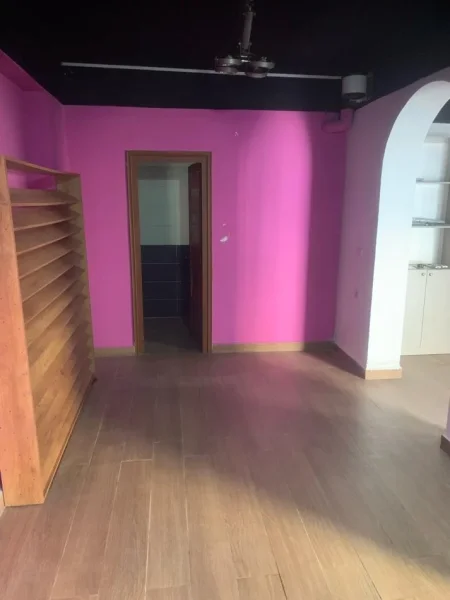 Dyqan me qira ne Laprake 350 euro