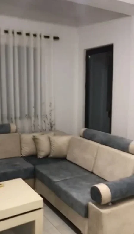 Tirane, jepet me qera apartament 2+1+Ballkon Kati 2, 90 m² 450 € (Astir , prane hotel marinaj)