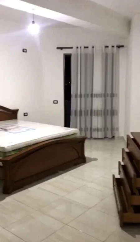 Tirane, jepet me qera apartament 2+1+Ballkon Kati 2, 90 m² 450 € (Astir , prane hotel marinaj)
