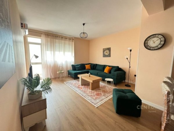 Tirane, jepet me qera apartament 2+1+Aneks+Ballkon Kati 5, 85 m² 800 € (Bulevardi Zogu I)