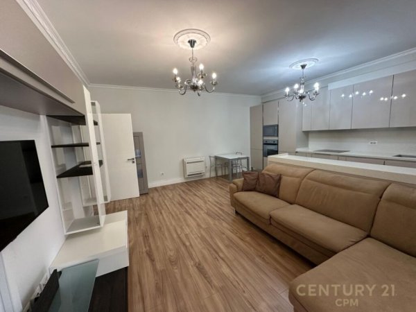 Tirane, jepet me qera apartament 2+1+Aneks+Ballkon Kati 4, 120 m² 1.200 € (KOMPLEKSI OLIMPIK)