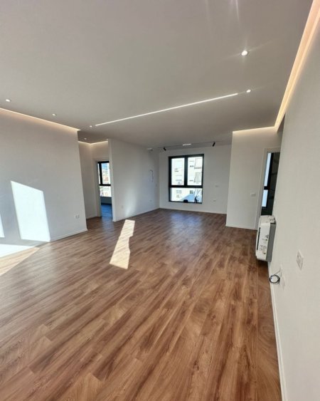 Tirane, shitet apartament 2+1+Ballkon Kati 6, 121 m² 325.000 € (Myslym Shyri)