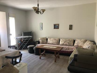 Durres, jepet me qera apartament 1+1 Kati 2, 70 m² 320 € (Prane Shkolles &quot; Hajdar Dushi&quot;)