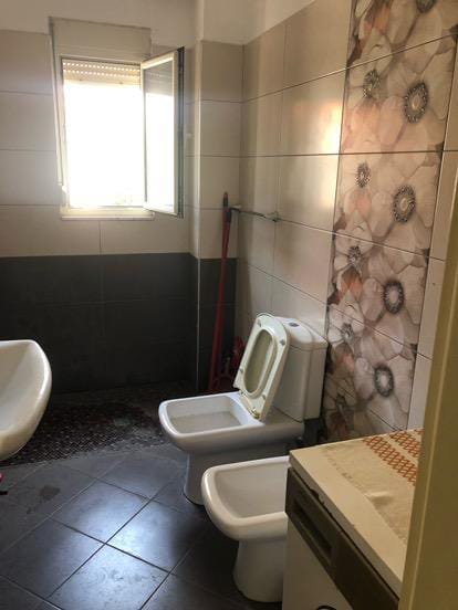 Durres, jepet me qera apartament 1+1 Kati 2, 70 m² 320 € (Prane Shkolles &quot; Hajdar Dushi&quot;)