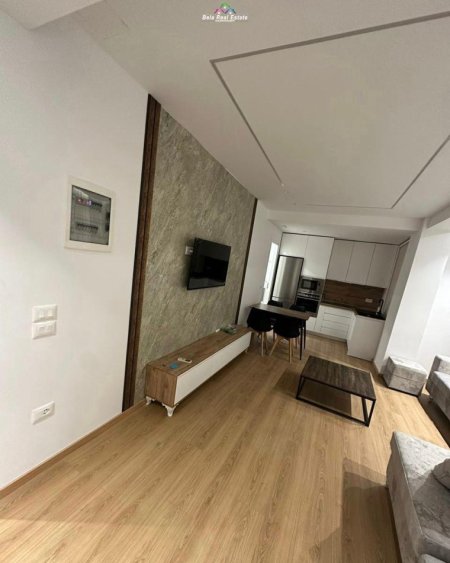 Tirane, jepet me qera apartament 1+1+Ballkon Kati 1, 60 m² 650 € (Zogu I Zi)