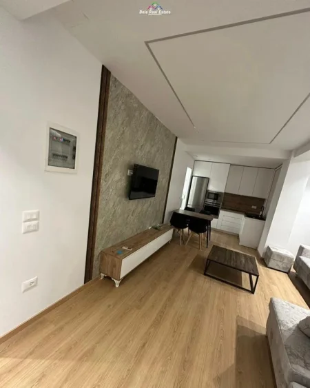 Tirane, jepet me qera apartament 1+1+Ballkon Kati 1, 60 m² 700 € (Zogu I Zi)