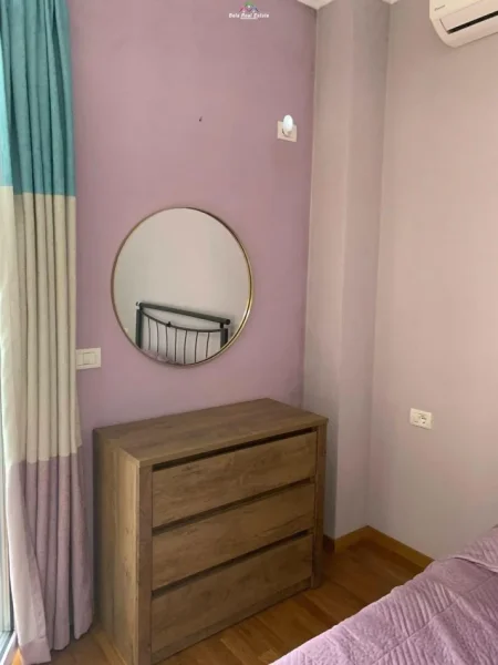 Tirane, jepet me qera apartament 2+1 Kati 2, 100 m² 600 € (LIQENI I THATE)