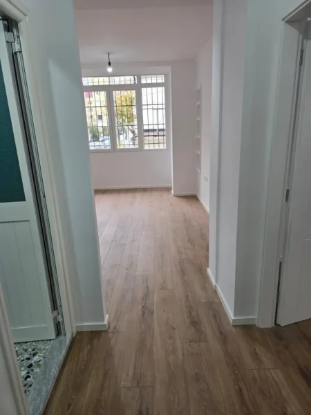 Tirane, shitet apartament 2+1 Kati 2, 65 m² 120.000 € (Ferit Xhajko)