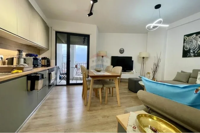 Tirane, shitet apartament 2+1 Kati 7, 92 m² 149.900 € (Ali Demi,)