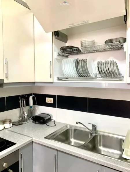 Tirane, jepet me qera apartament 1+1+Ballkon Kati 3, 80 m² 500 € (ASTIR)