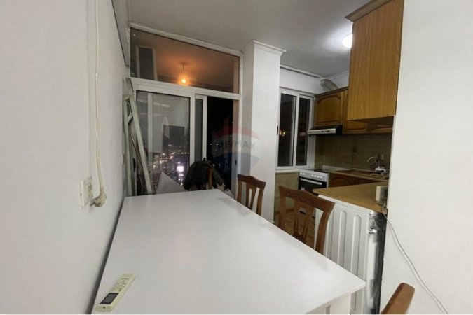 Tirane, jepet me qera apartament 1+1 Kati 6, 60 m² 650 € (Komuna e Parisit)
